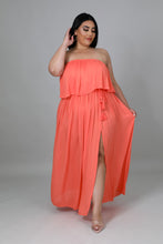 Load image into Gallery viewer, &quot;Madrid&quot; Plus Size Strapless Back Cutout Dress.
